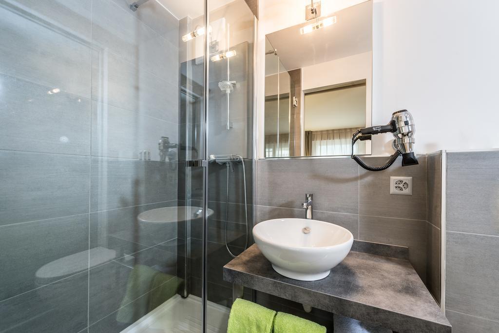 Adhhoc Hotel Naters ภายนอก รูปภาพ