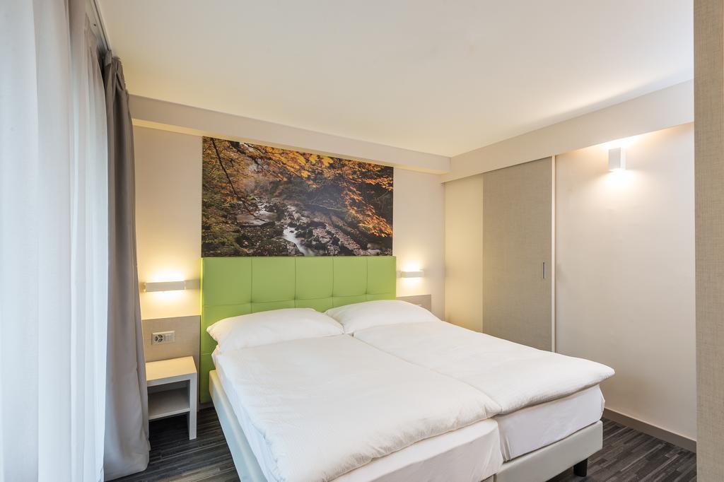 Adhhoc Hotel Naters ภายนอก รูปภาพ