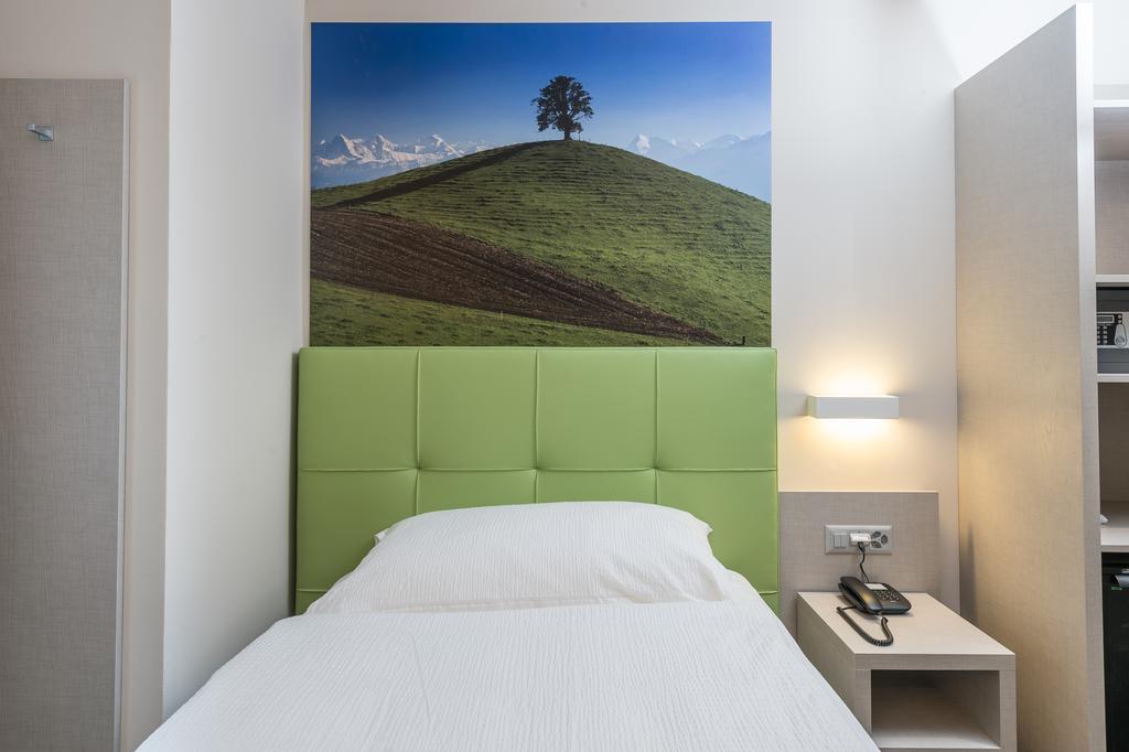 Adhhoc Hotel Naters ห้อง รูปภาพ