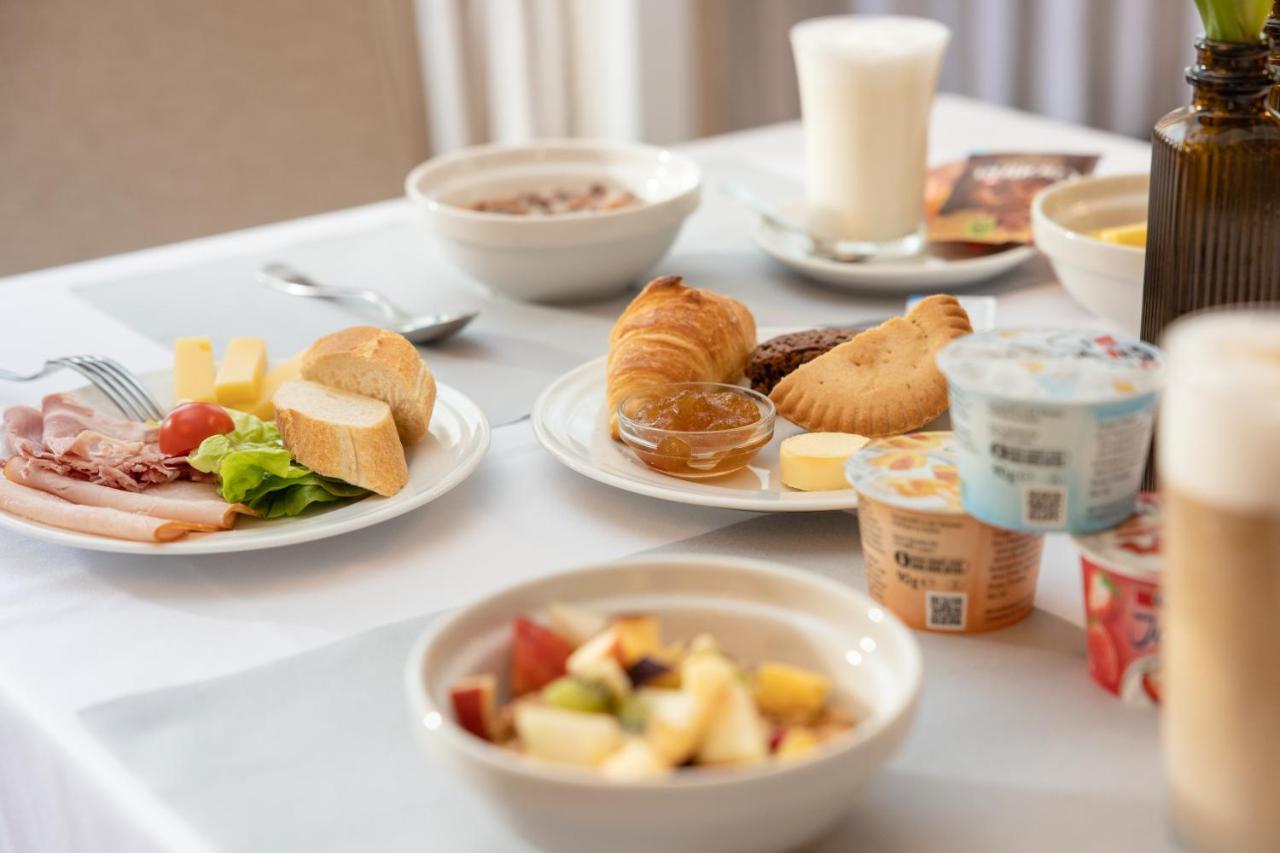 Adhhoc Hotel Naters ภายนอก รูปภาพ