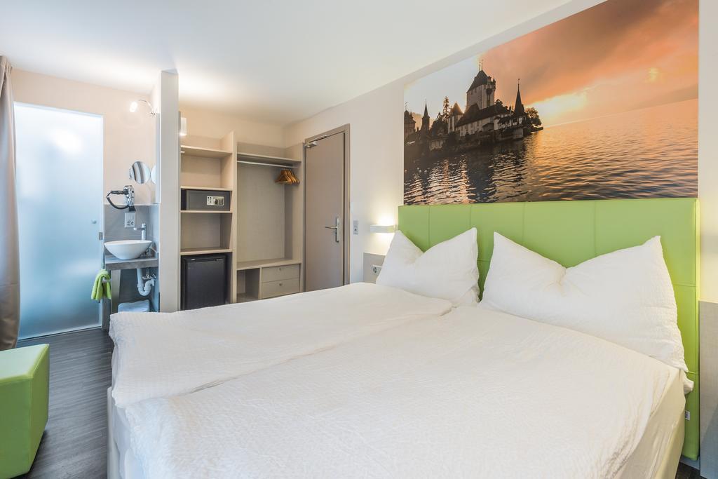 Adhhoc Hotel Naters ห้อง รูปภาพ