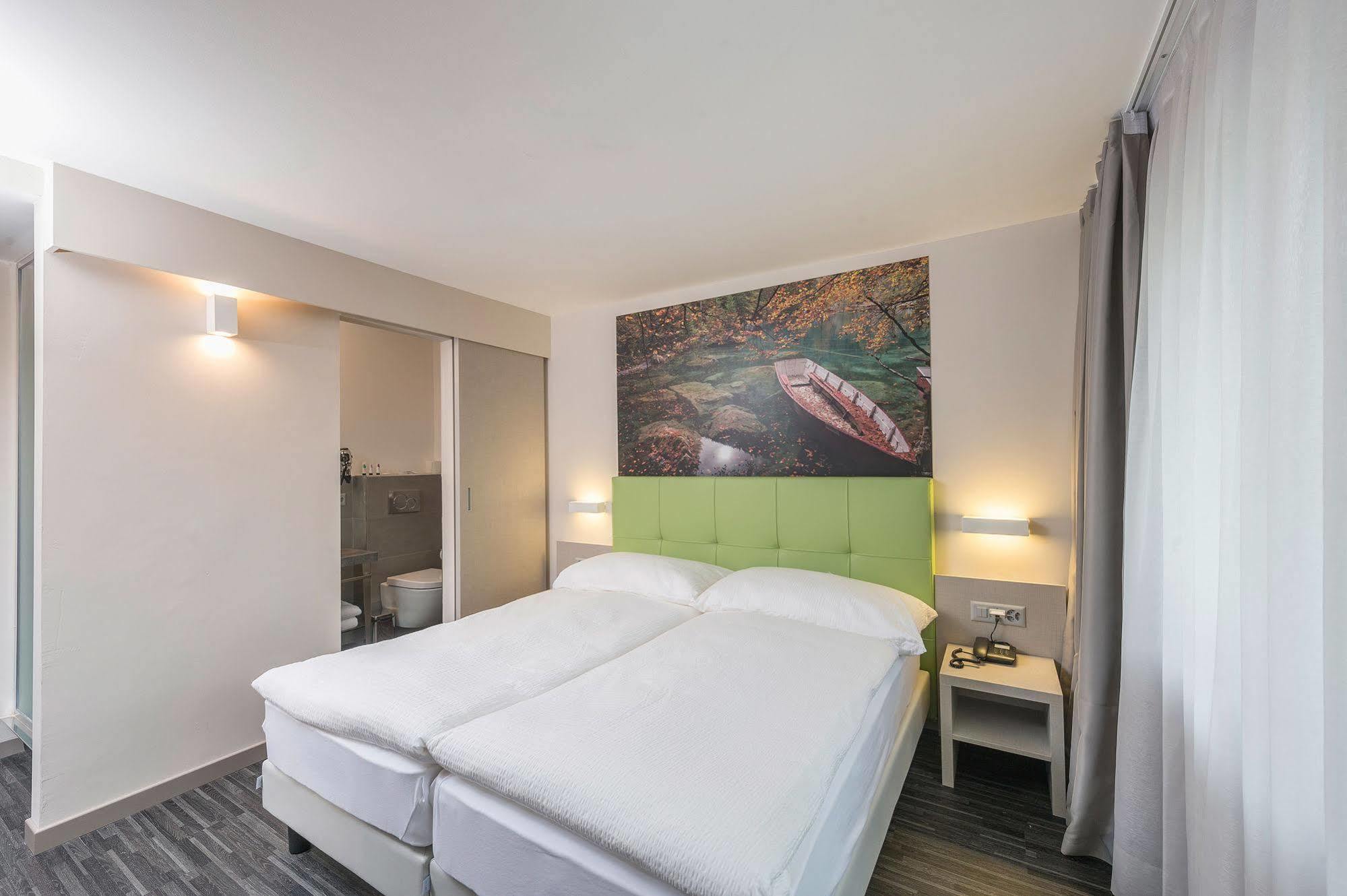 Adhhoc Hotel Naters ภายนอก รูปภาพ