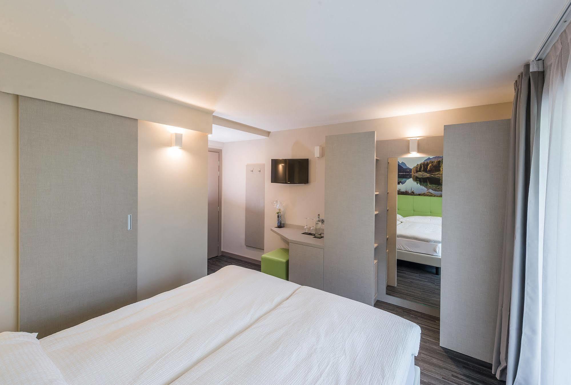 Adhhoc Hotel Naters ภายนอก รูปภาพ