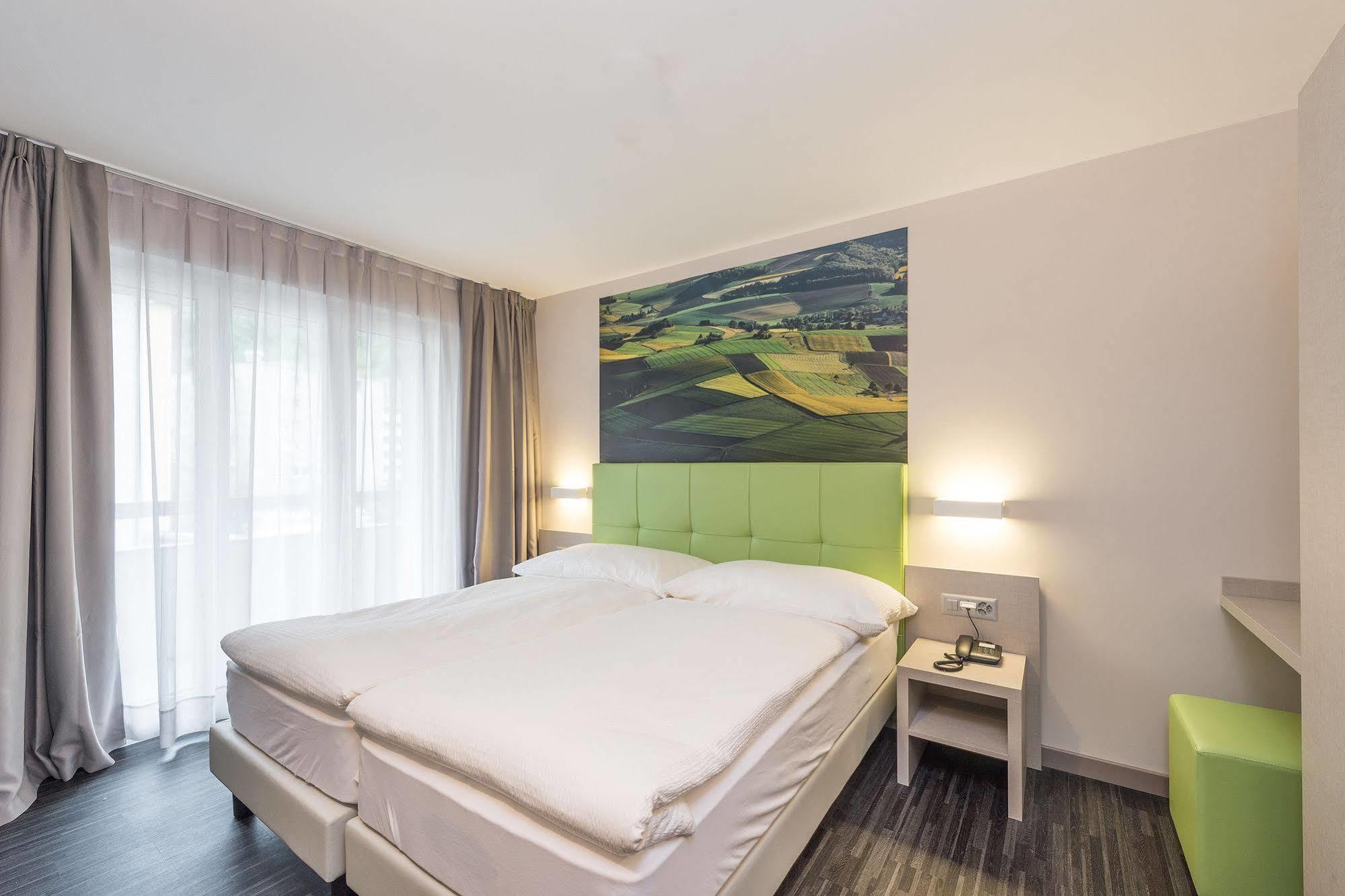 Adhhoc Hotel Naters ภายนอก รูปภาพ
