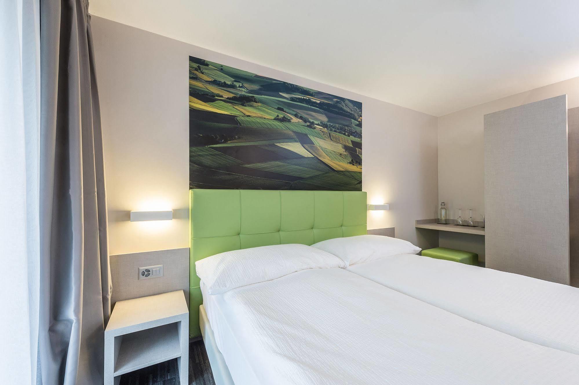 Adhhoc Hotel Naters ภายนอก รูปภาพ