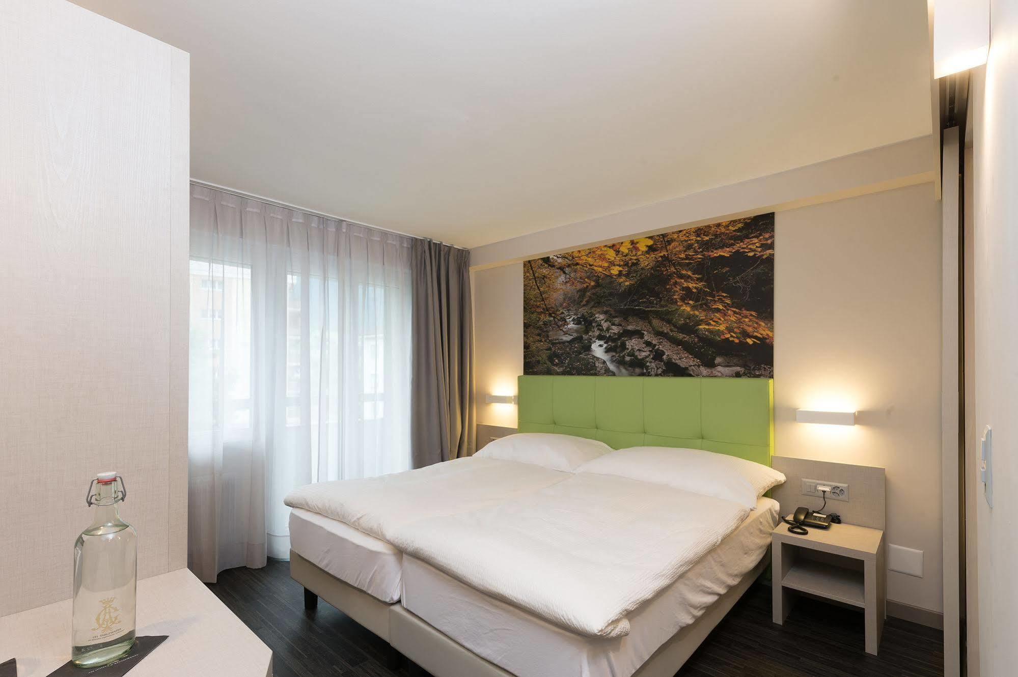 Adhhoc Hotel Naters ภายนอก รูปภาพ